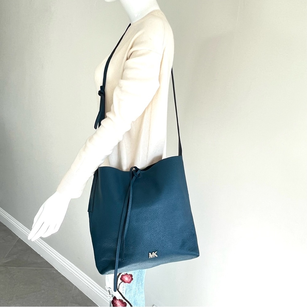MICHAEL KORS Junie Blue Pebbled Leather Shoulder Bag Crossbody Messenger Bag - Picture 10 of 16